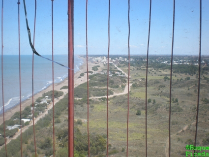 Vista de la ciudad desde el interior del Faro Recalada.